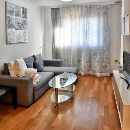 Apartment Wonderstays La Estacion *