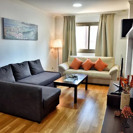 Wonderstays La Estacion Apartment