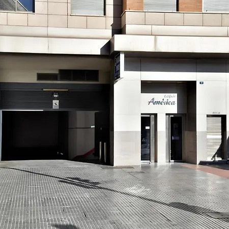 Wonderstays La Estacion Apartment *