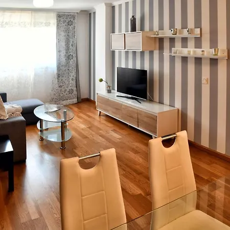 Apartment Wonderstays La Estacion *