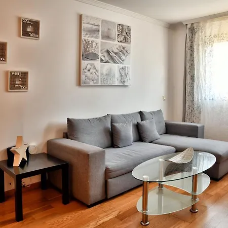 Apartment Wonderstays La Estacion