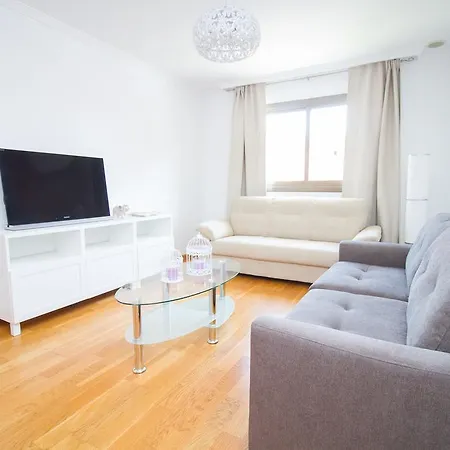 Wonderstays La Estacion Apartment