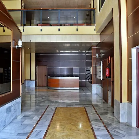 Wonderstays La Estacion Apartment *